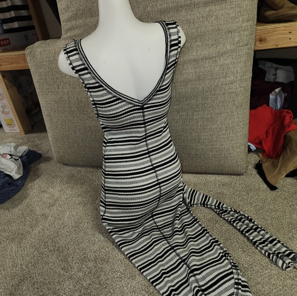 WE THE FREE swin cover up or long tank top - Picture 2 of 5